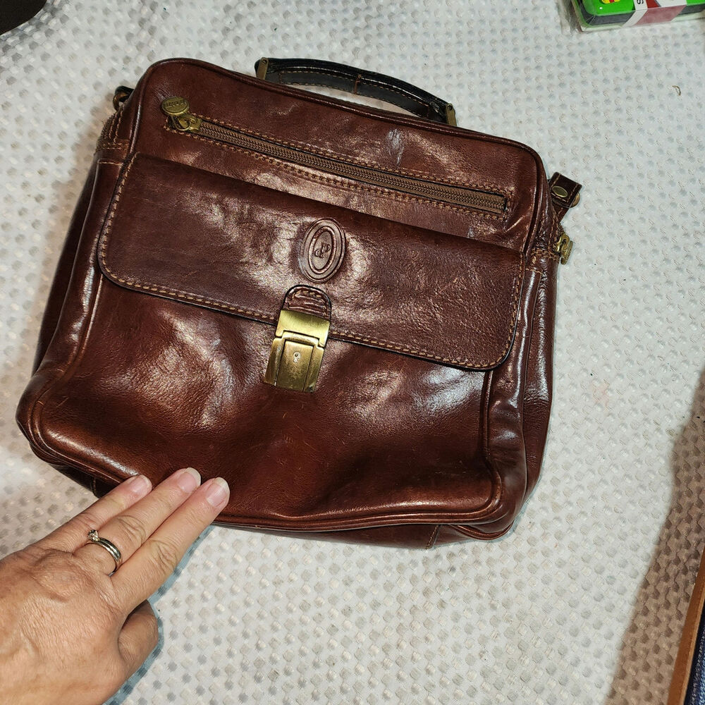 I PONTI FIRENZE  EUC GEN LEATHER ITALIAN CROSSBODY BAG